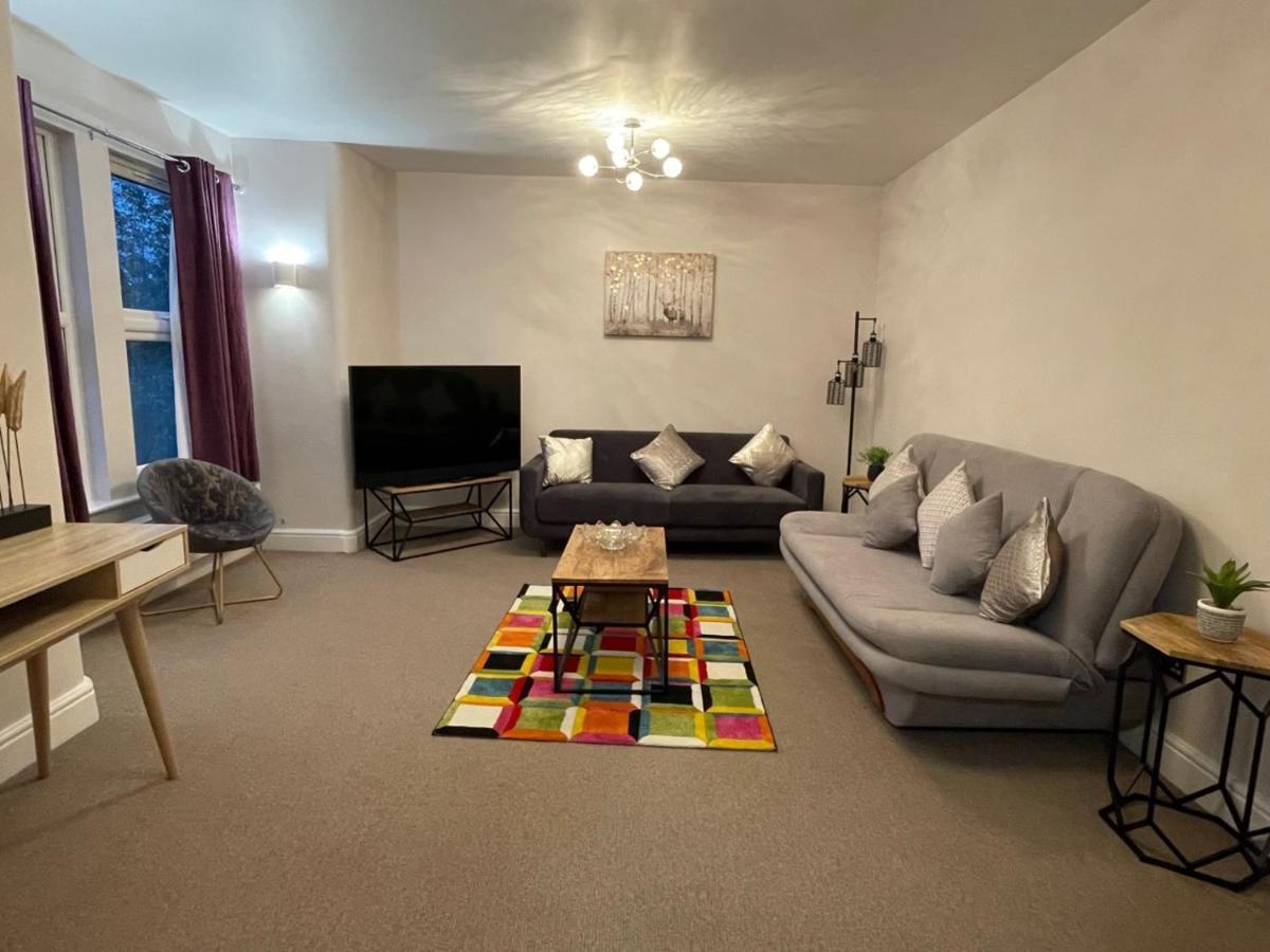 Luxury 5 Star - Parking, Garden, Nr Greater Metro Stations Apartment *
