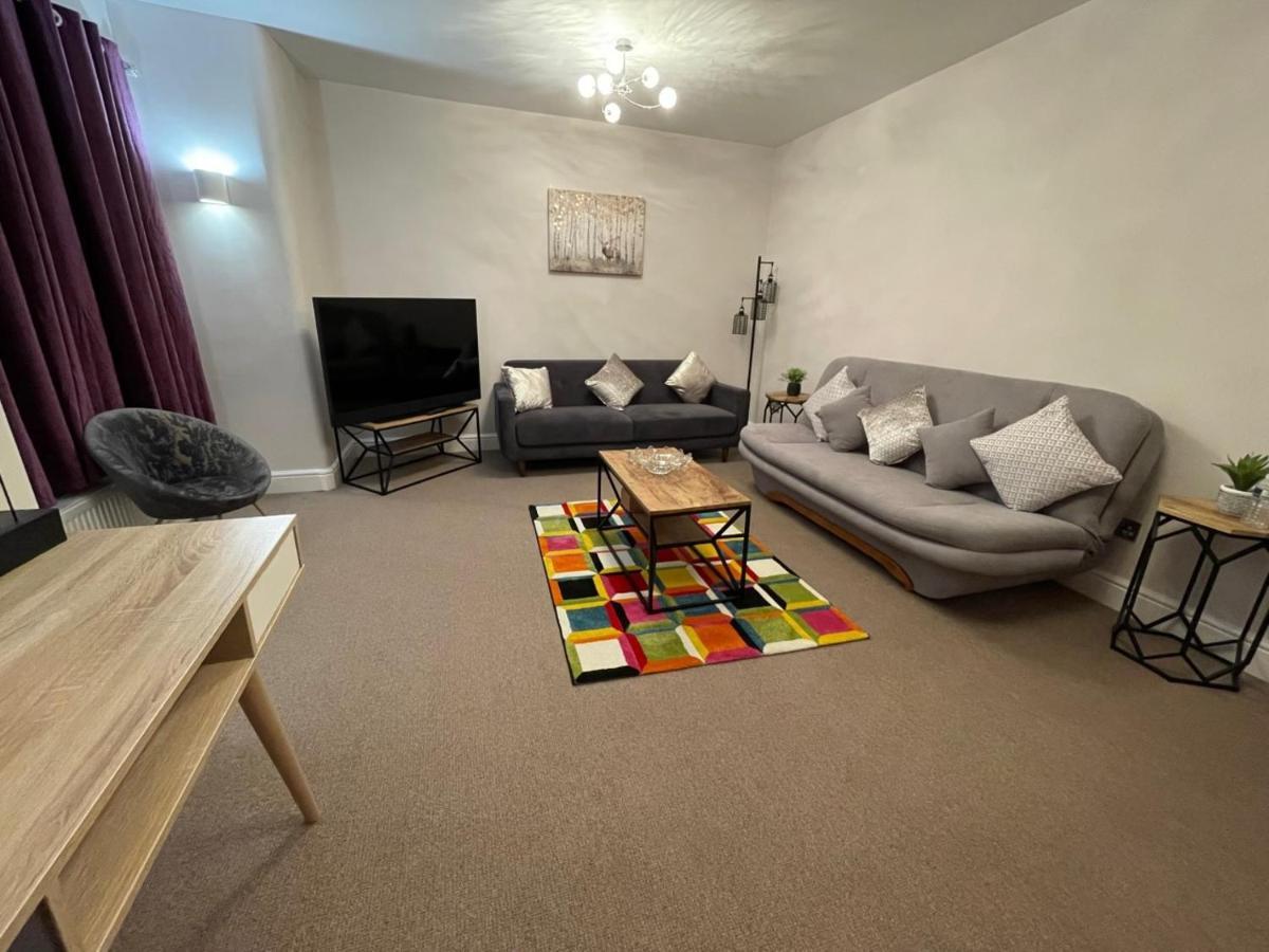 Luxury 5 Star - Parking, Garden, Nr Greater Metro Stations Apartment