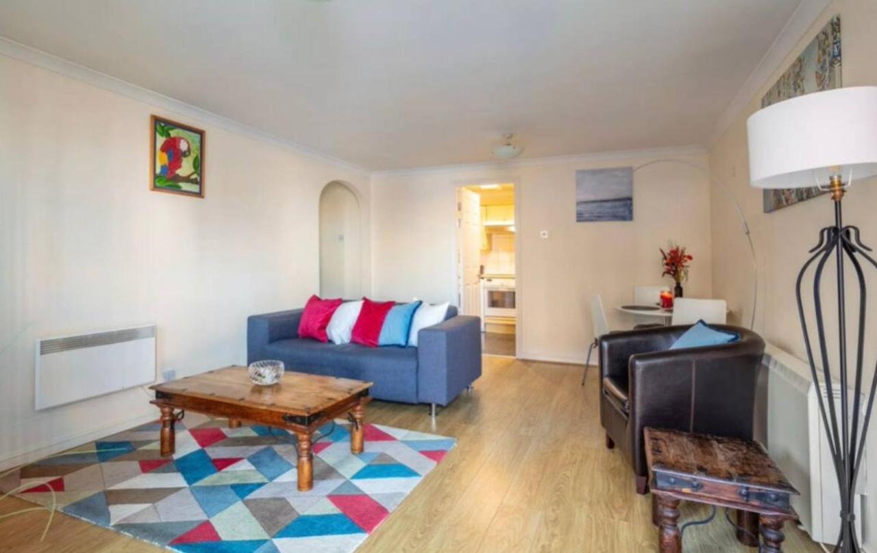 Apartment 1 Bedroom Flat With Free Parking London