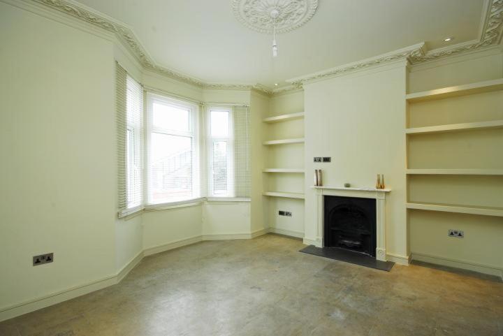 Spacious 4br, 2ba Casa de férias Londres