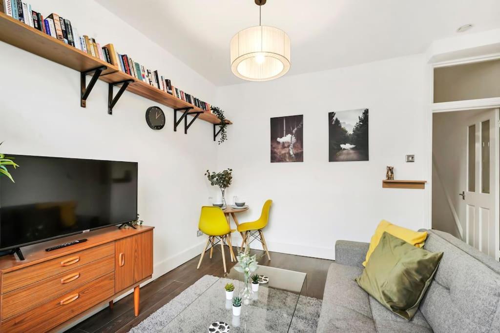 2 Bed Garden Flat Leyton Village Londres