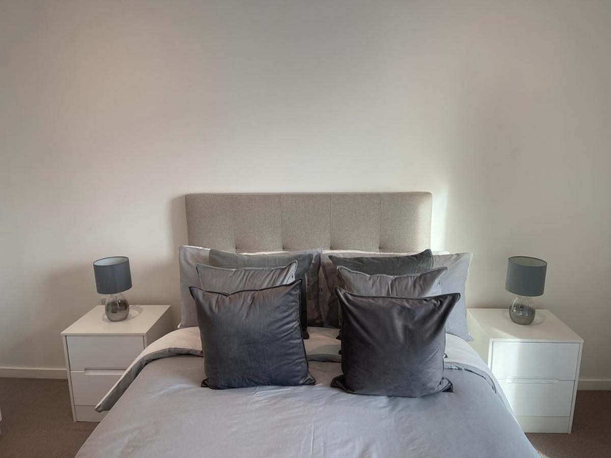 Immaculate 2bed In London- Views Londres
