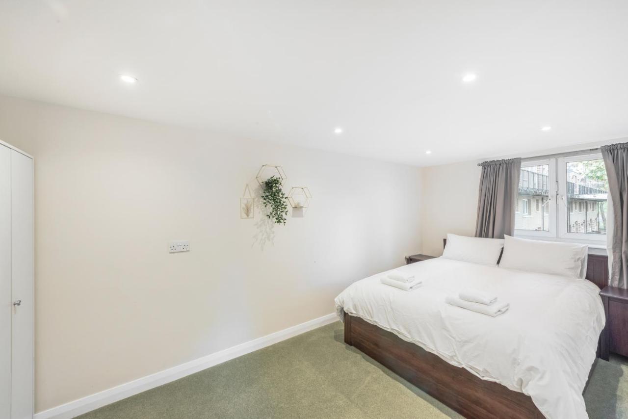 Spacious 4 Bed House Near Greenwich Holiday home