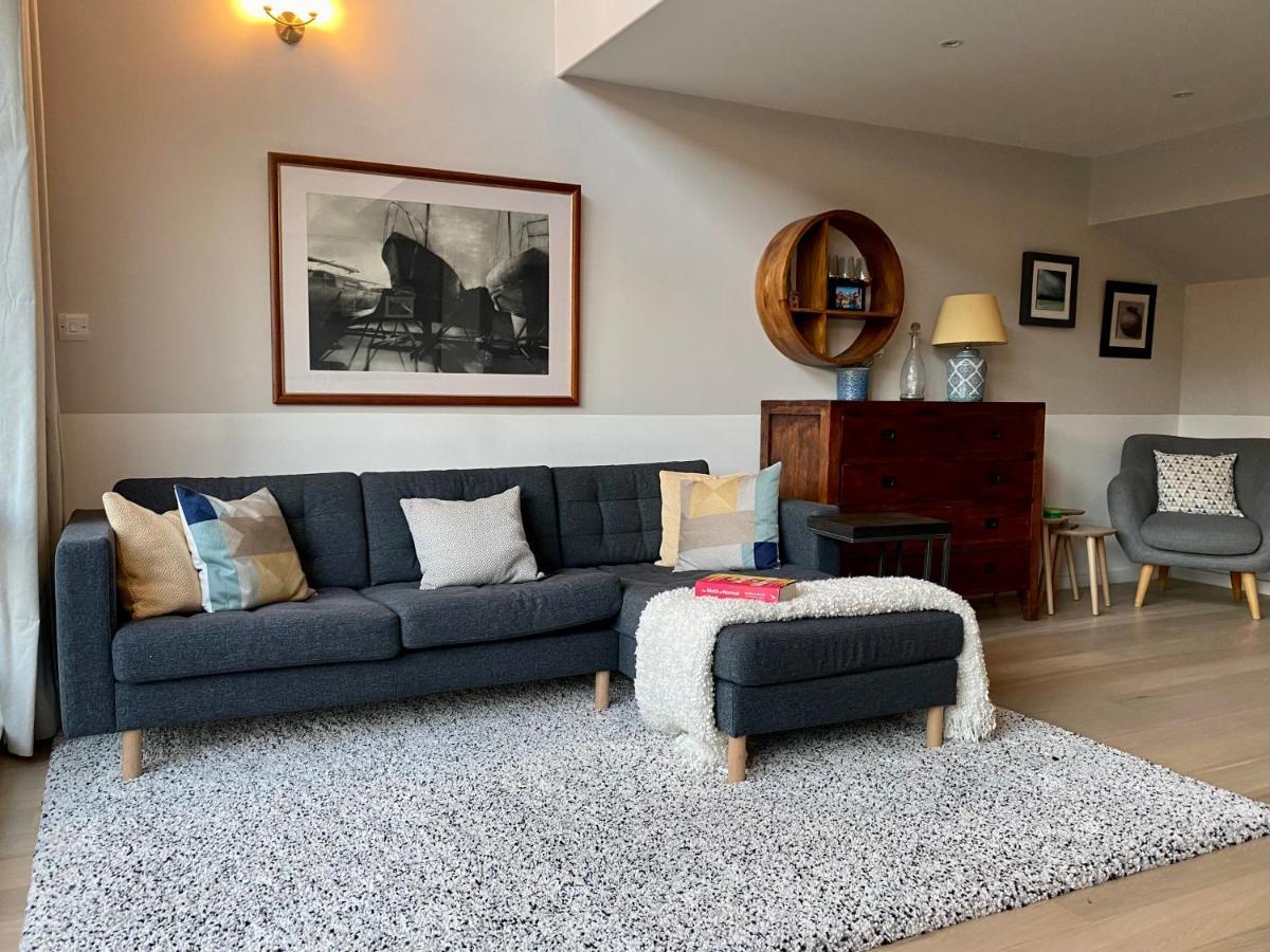 Luxury Canal-front 2 Bedroom Loft Apartment *