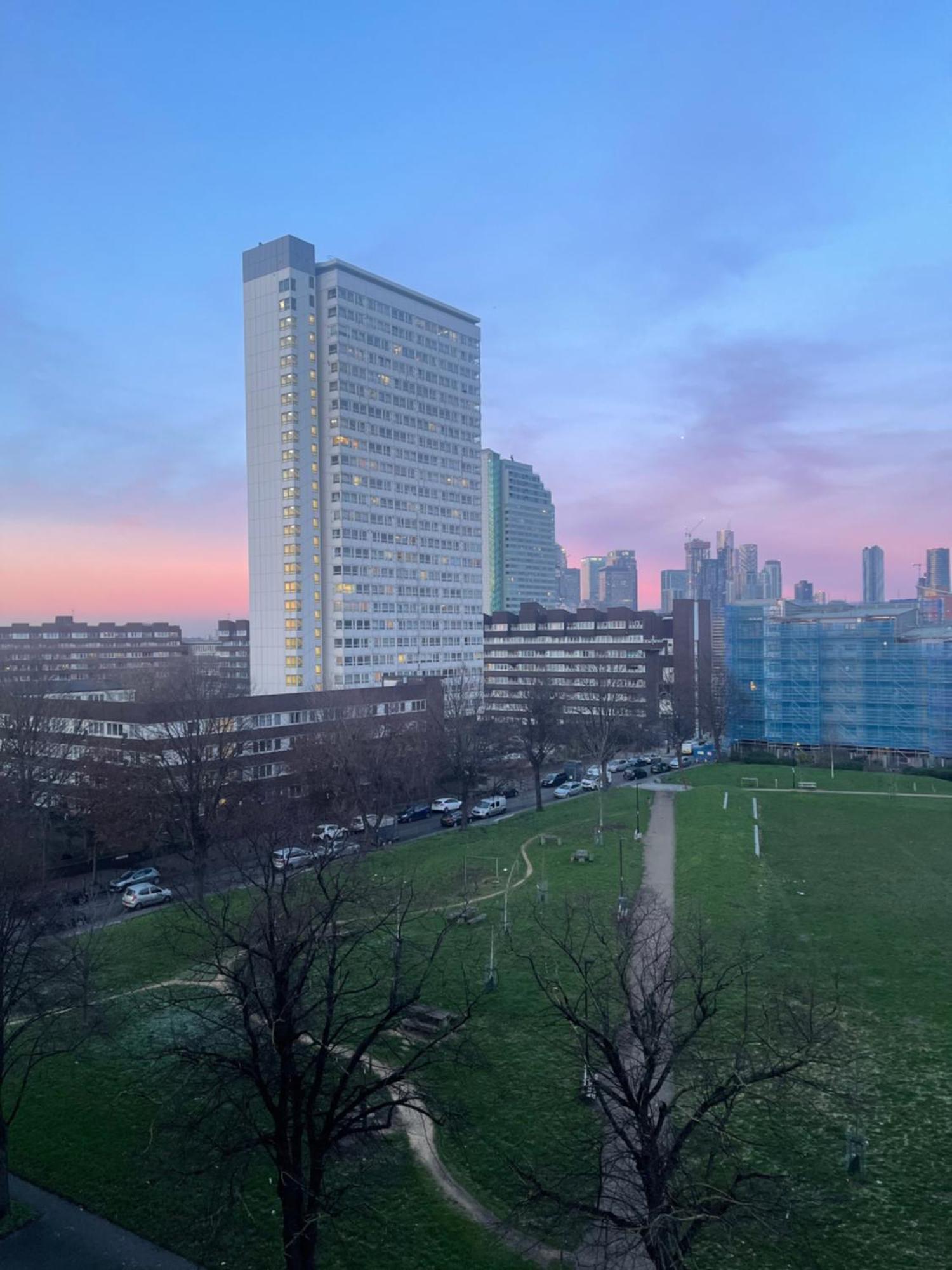 Immaculate 2bed In London- Views Apartamento *