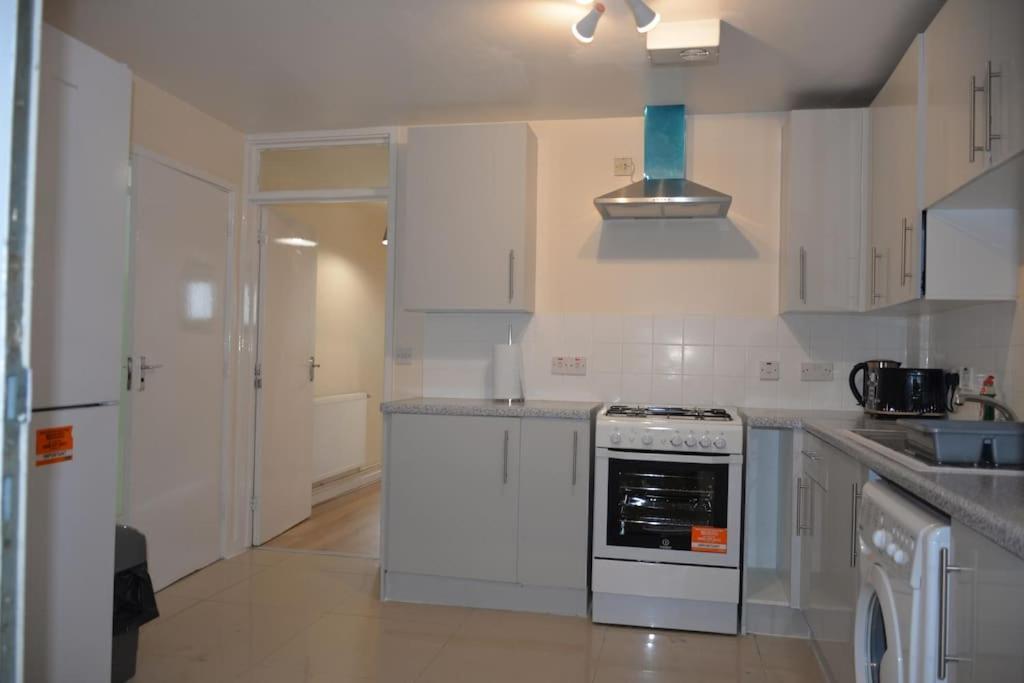4 Bedroom House * Londres