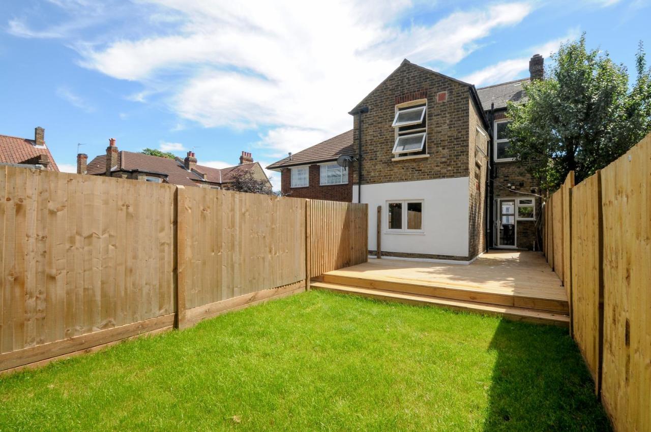 Luxury 5 Star - Parking, Garden, Nr Greater Metro Stations