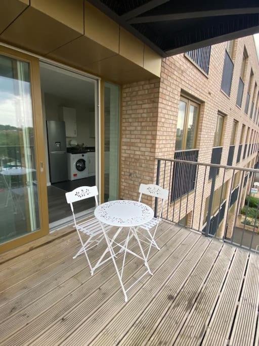 Modern 1-bedroom Close To City Airport London