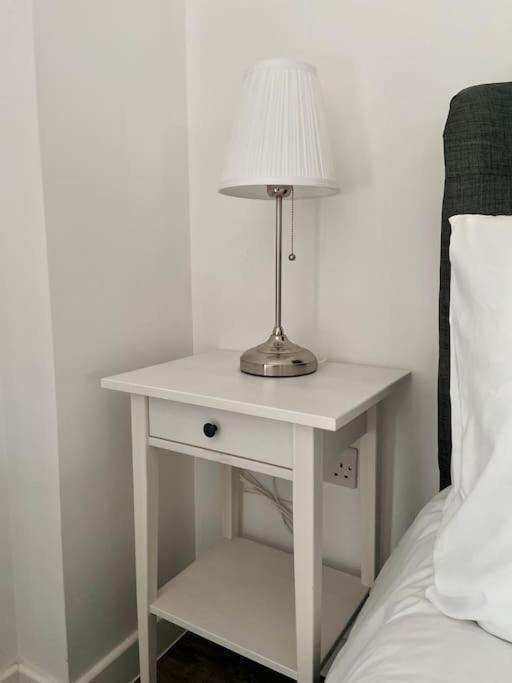 Apartment Modern 1-bedroom Close To City Airport *