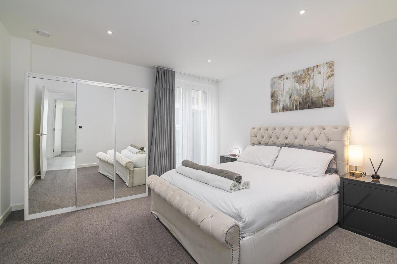 Luxury Spacious Flat With Communal Gardens And Parking Apartment *