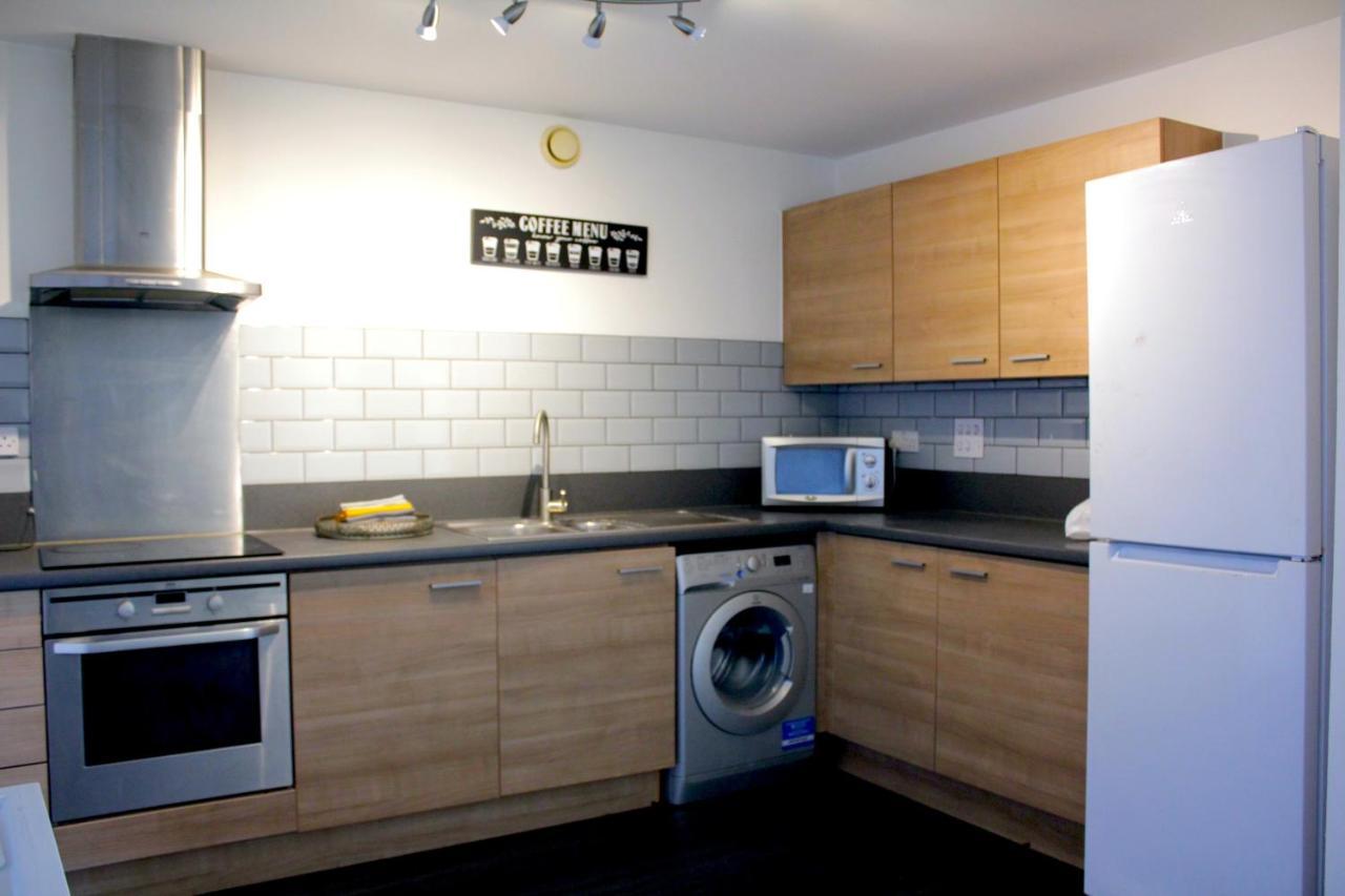 Spacious 5 Min Walk To Leytonstone Underground Station And 5 Stops To Zone 1 * London