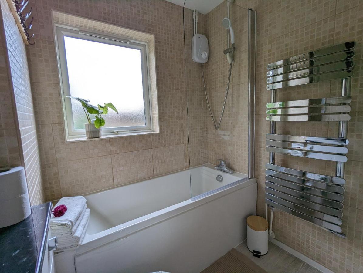 Cosy House With A Garden Holiday home *