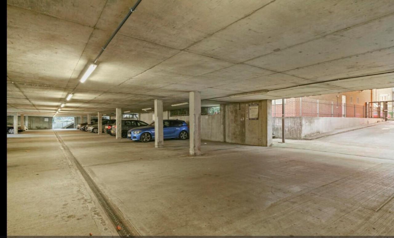 Spacious 5 Min Walk To Leytonstone Underground Station And 5 Stops To Zone 1 London