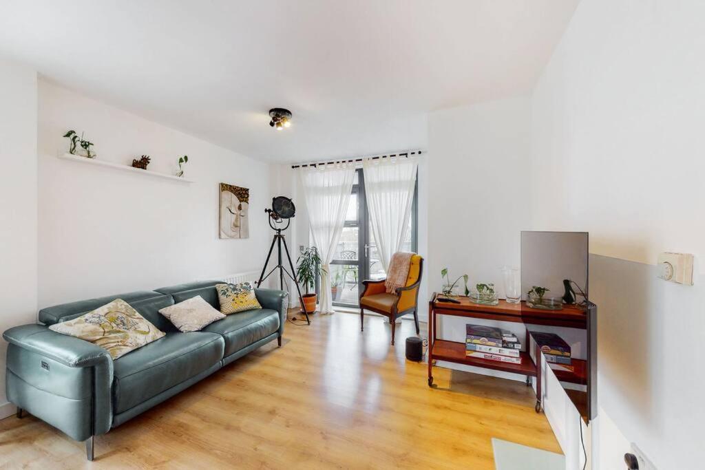 Modernistic 2-bedroom Flat In Shadwell * Londres