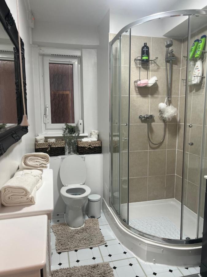 Greenwich Luxury View Apartment