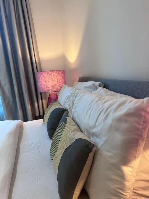 Lovely 2 Bed In Royal Wharf Apartamento *