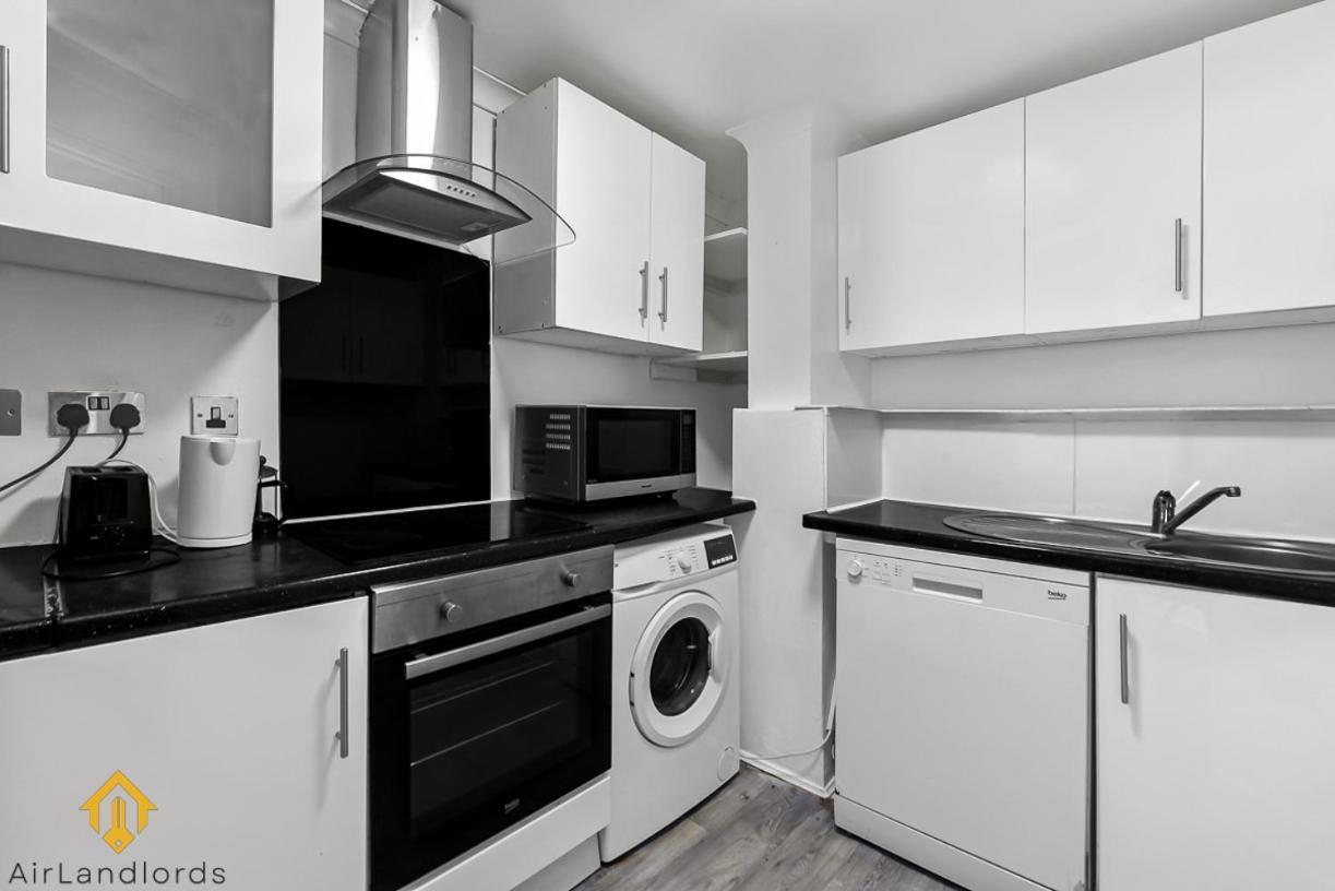 Charming River View 3 Bedroom In The Heart Of Apartamento Londres