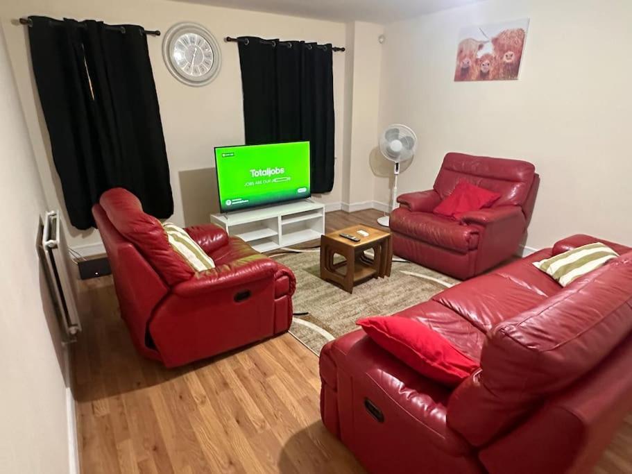 Apartment Justalf Facilities-spacious 2-bed In Thamesmead, Greenwich