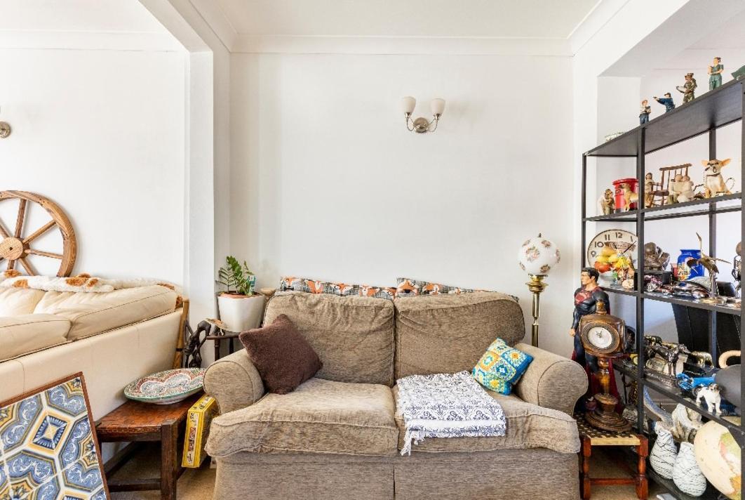 Lovely House * London