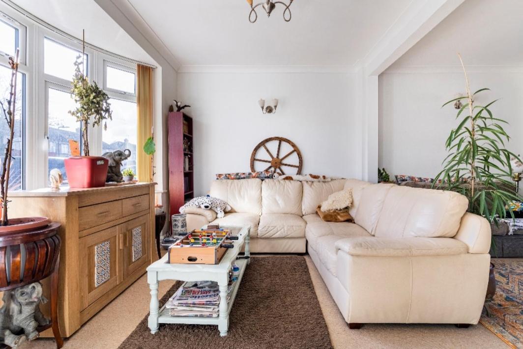 Lovely House * London