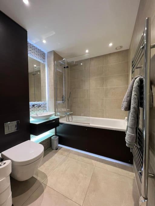 Apartamento Modern & Secure 3br 2ba In The Heart Of Crossharbour *
