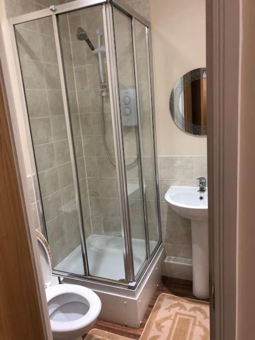 Justalf Facilities-spacious 2-bed In Thamesmead, Greenwich Apartment