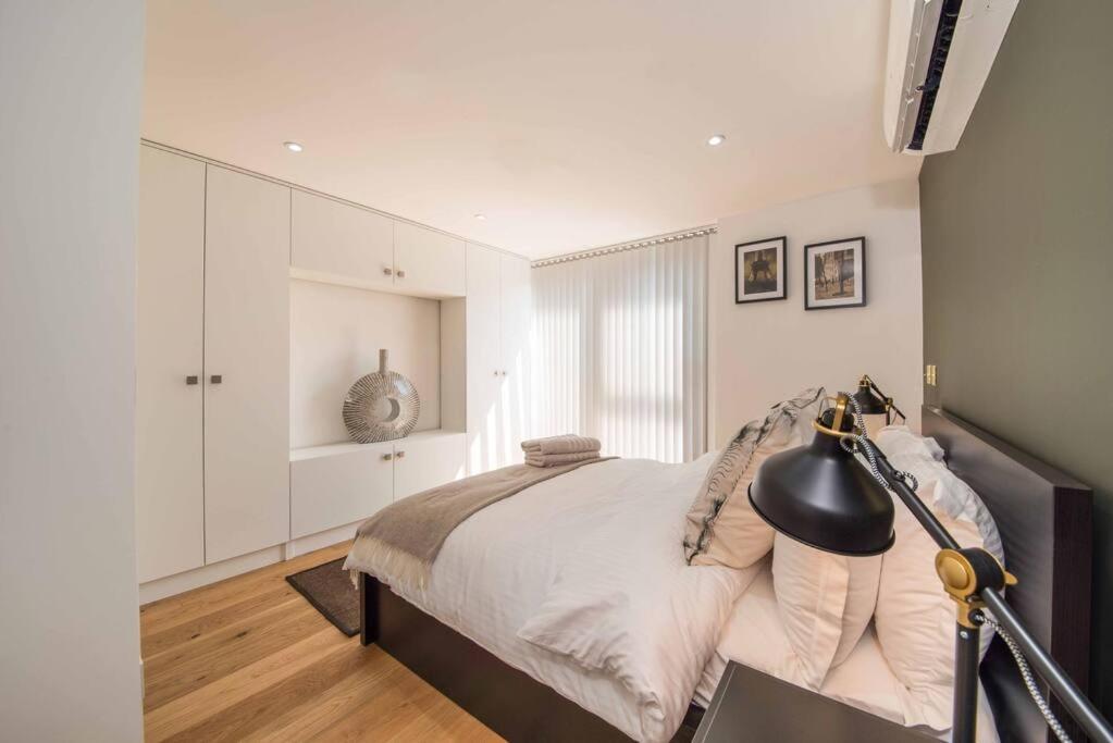 Apartment 7 Borough - Spacious 2-bed, 2-bath In Prime Location