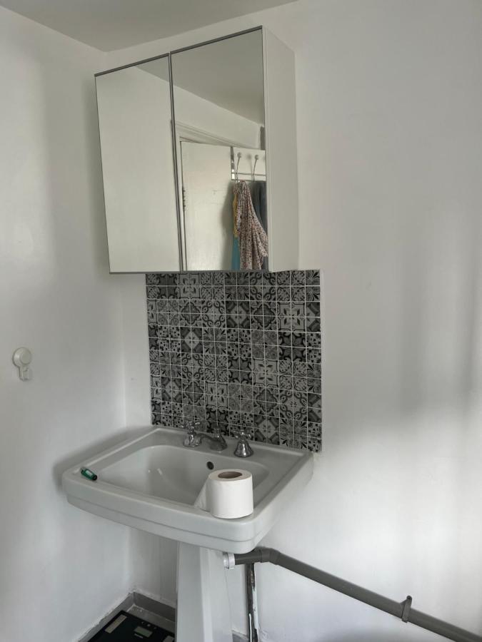 Private 1 London