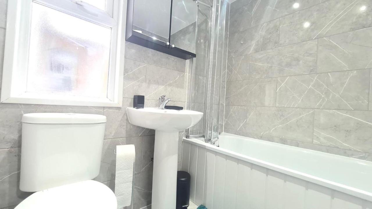 Homestay Deluxe Private In Manor Park