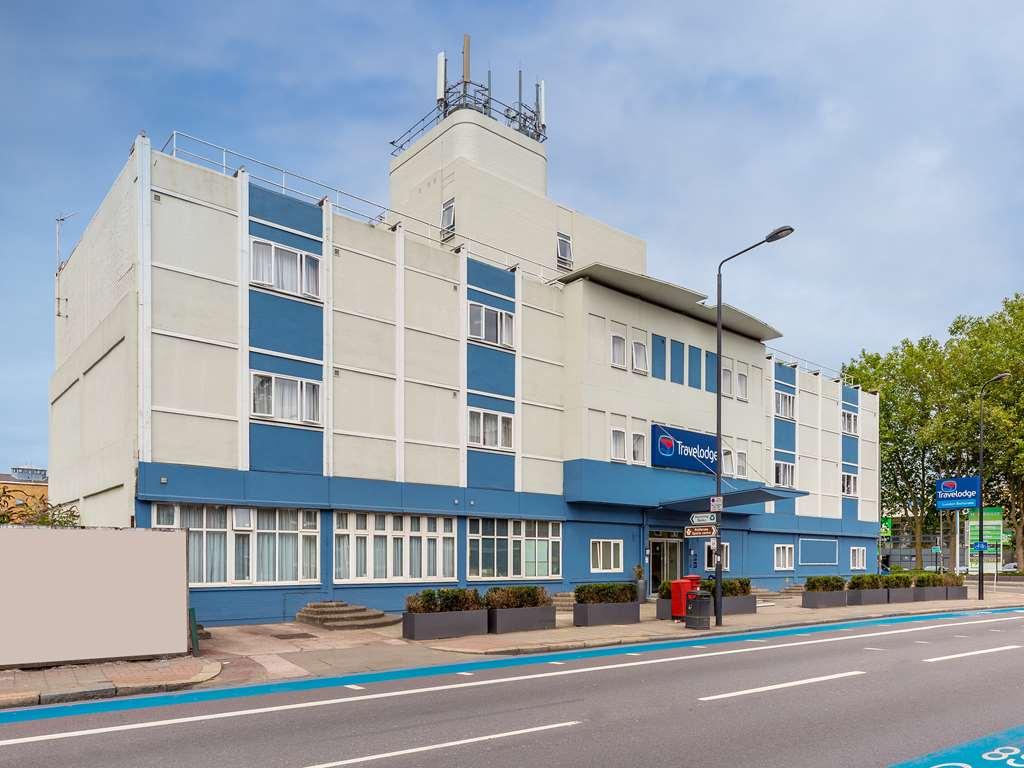 Travelodge Battersea 2*