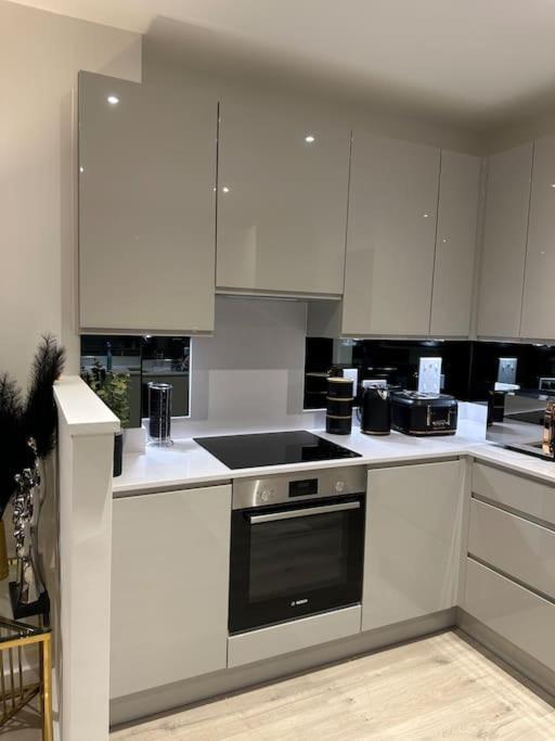 Apartment Amazing 3bedroom Flat *