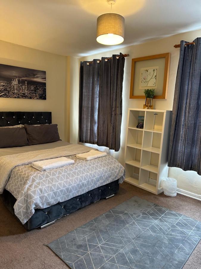 Amazing And Lovely 2- Bedroom First Floor Flat Apartamento Londres