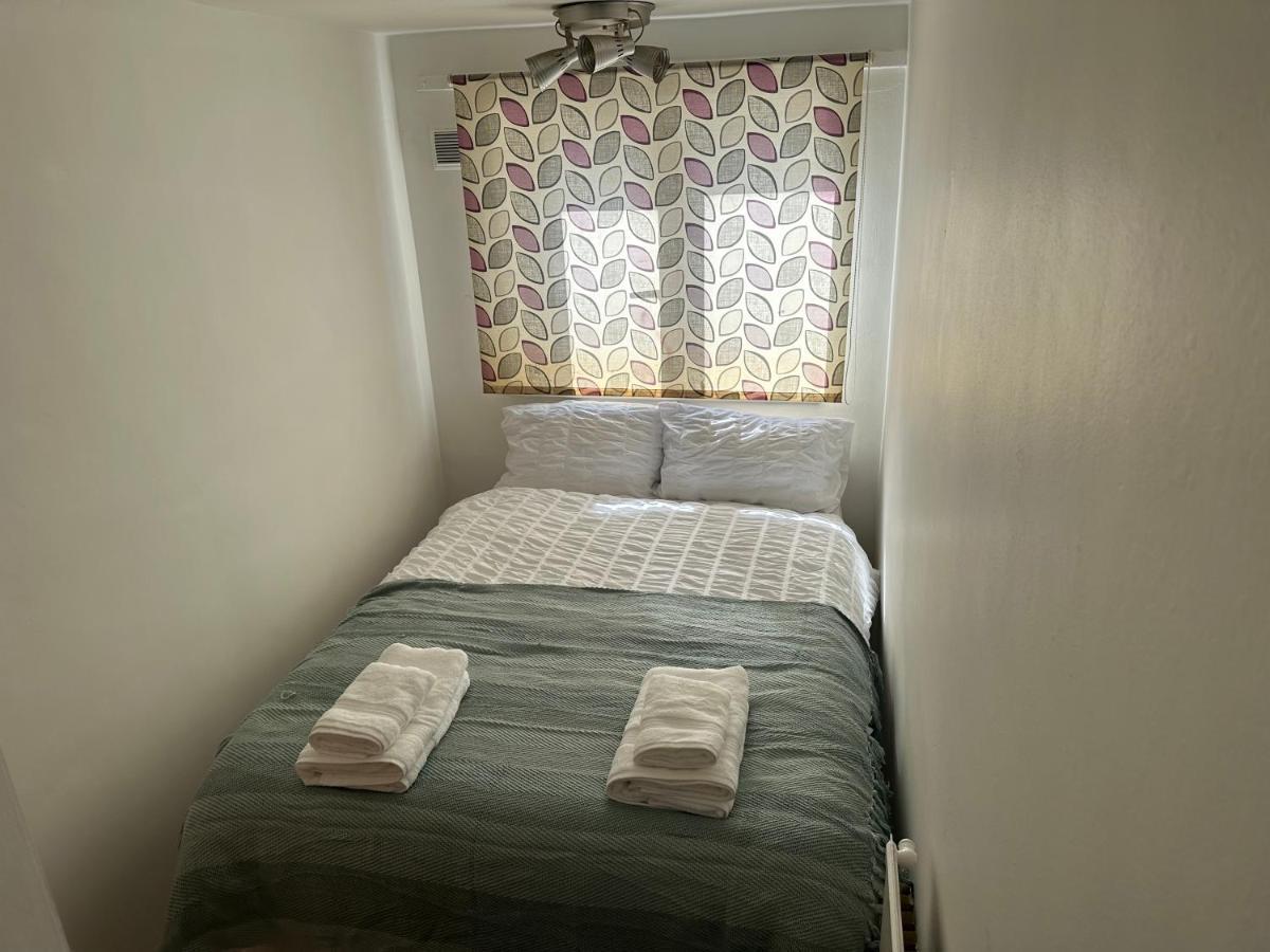 Spacious Double For Single Guest house