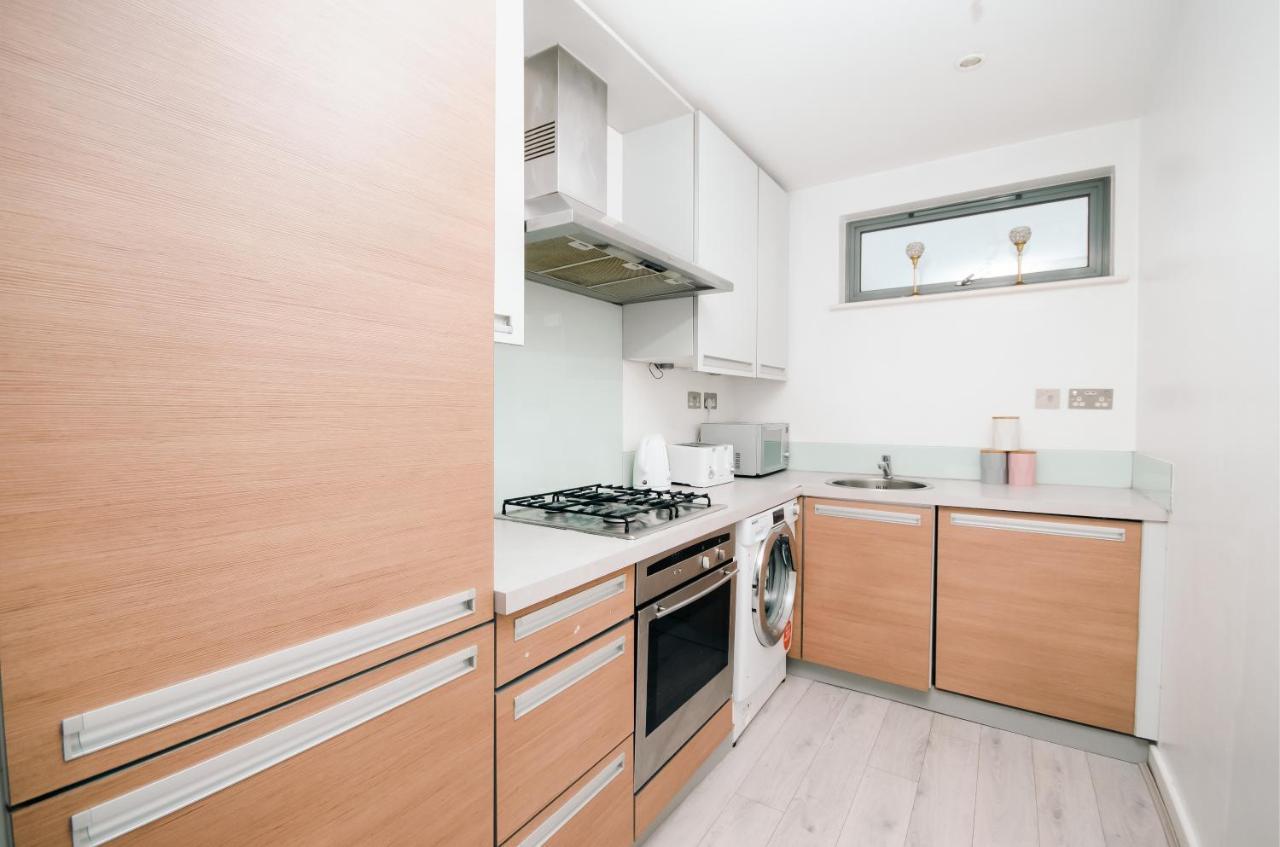Stylish Close To Bridge * London