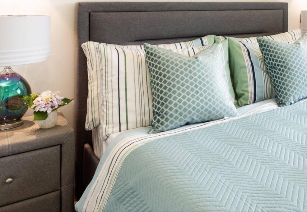 Premier 3 Bed Lux - Sleeps 8 London