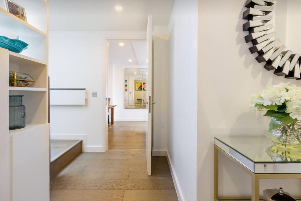 Premier 3 Bed Lux - Sleeps 8 * London