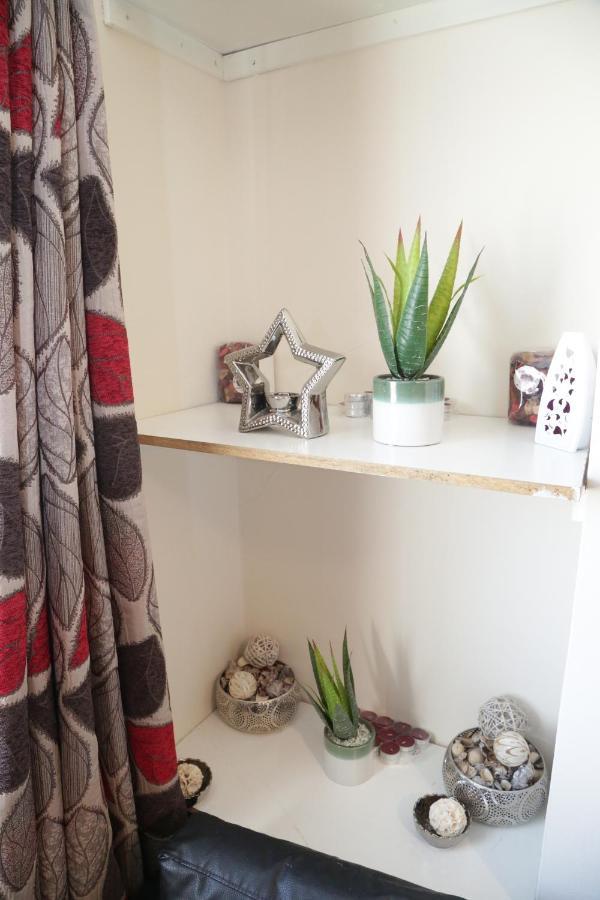Canning Town Warms Cozy One Bedroom * London