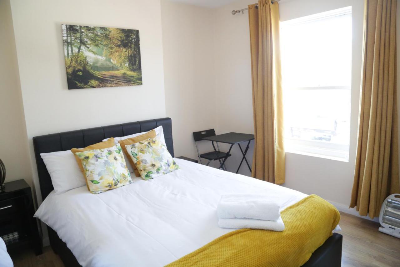 Canning Town Warms Cozy One Bedroom * London