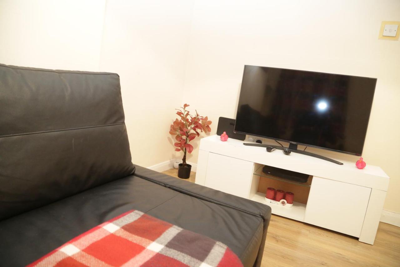 Canning Town Warms Cozy One Bedroom *