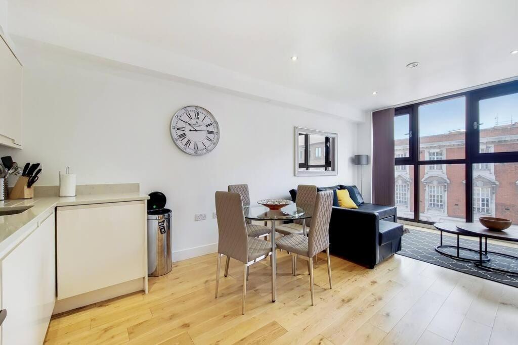 Br6 - Beautiful 1 Bed Flat In Heart Of Borough London
