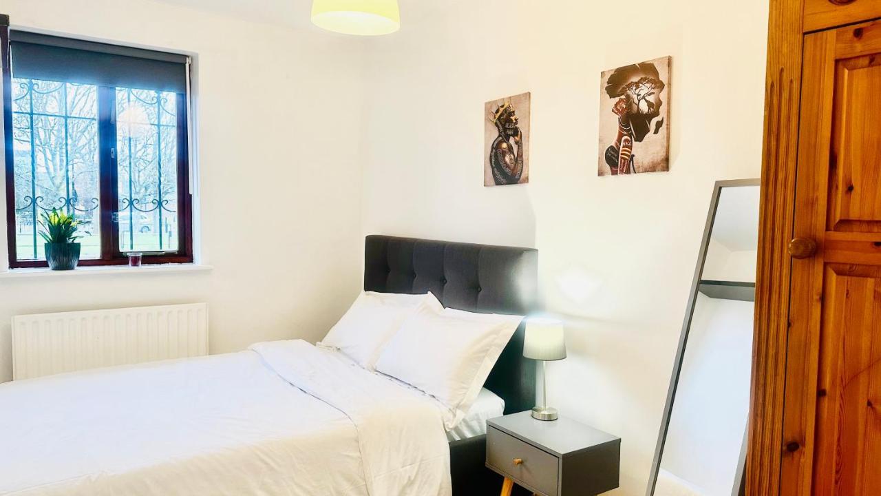 Canal View House: Of Oasis Apartment