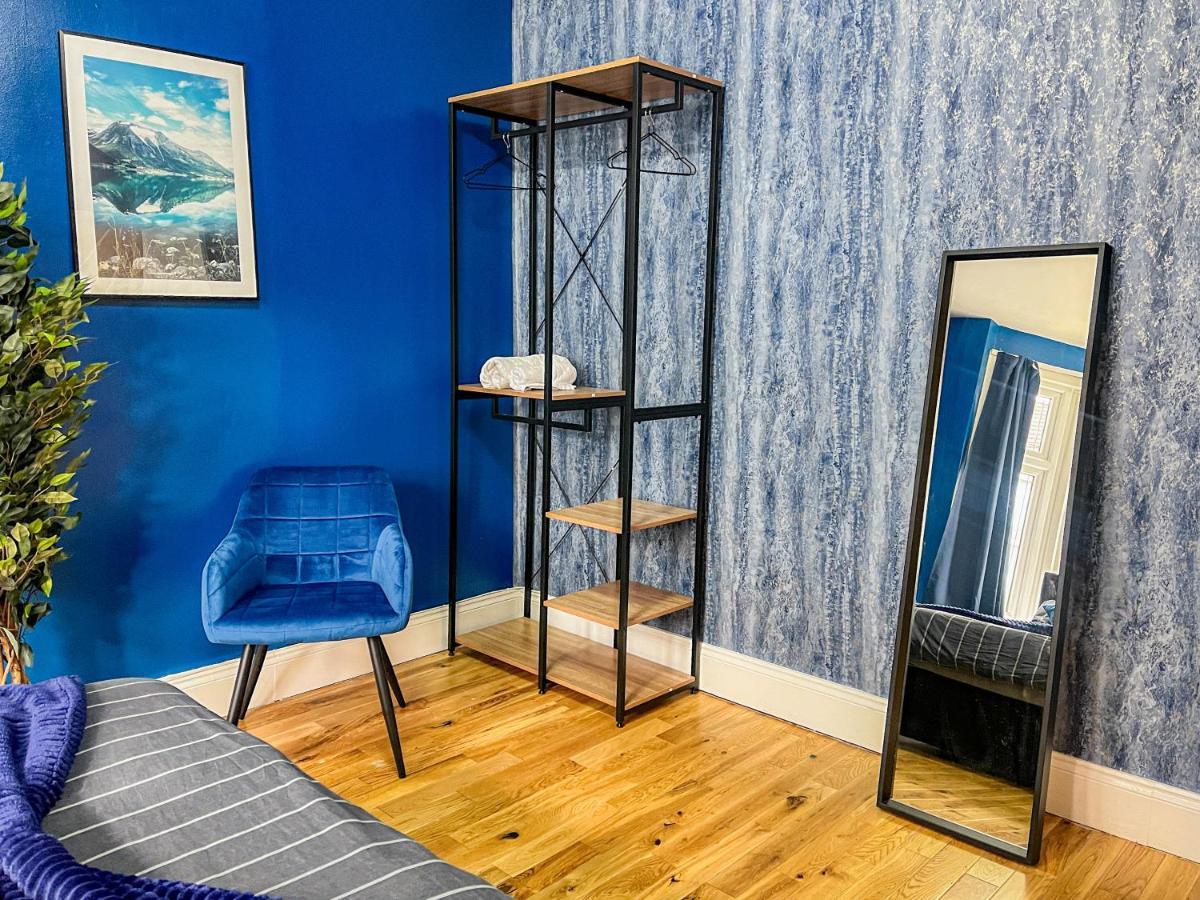 Swanky Townhouse In The Heart Of East *