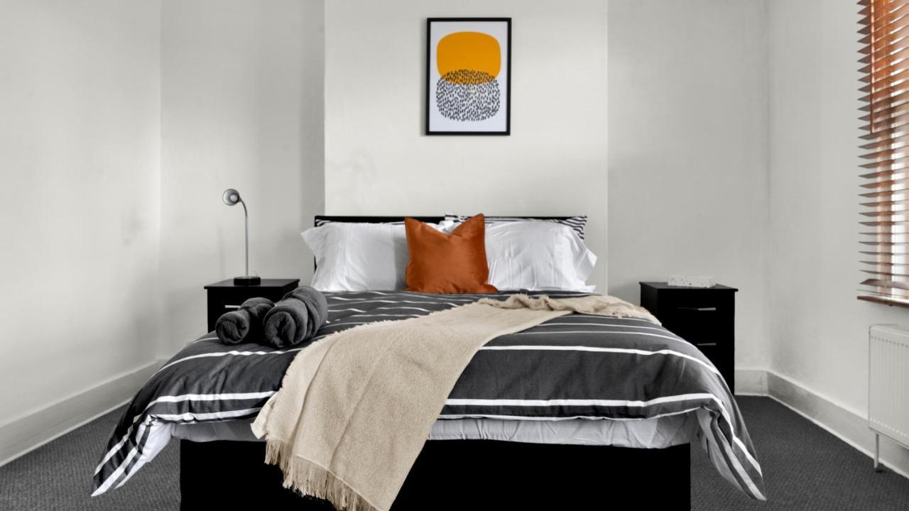 Livestay-4 Bed 2 Bath House With Private Garden London