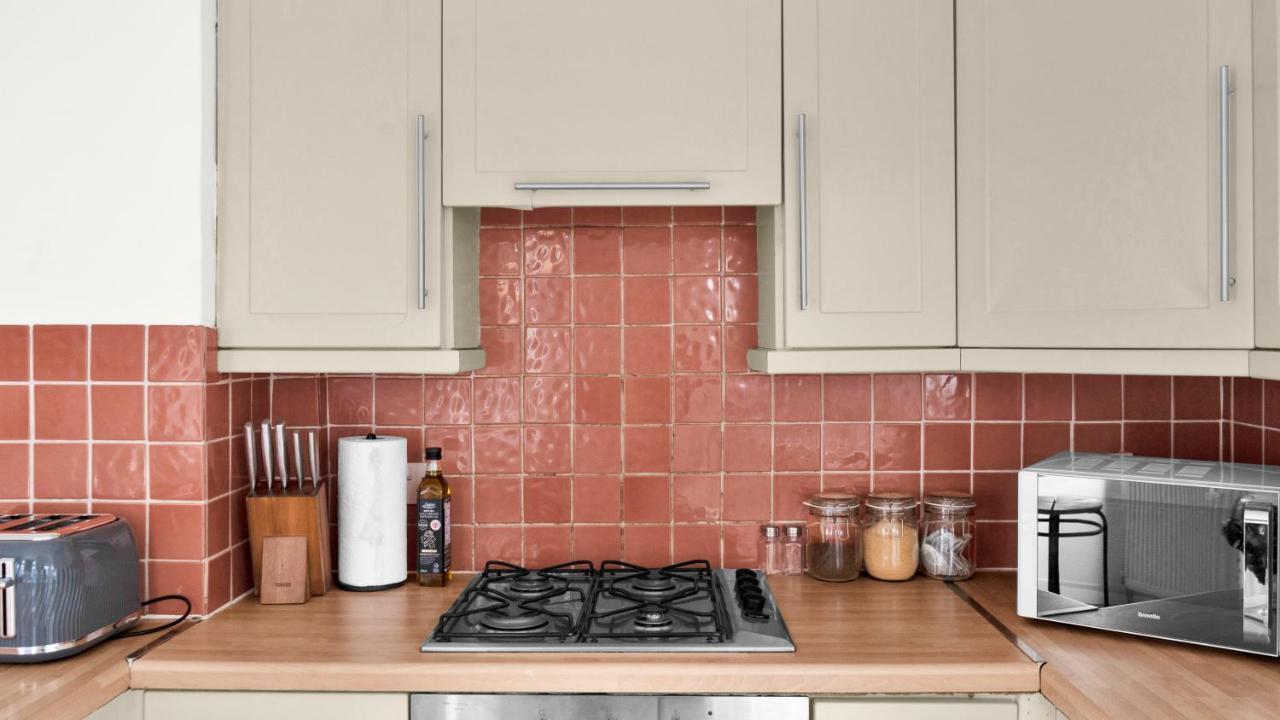 Livestay-4 Bed 2 Bath House With Private Garden * London
