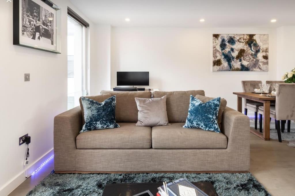 Premier 3 Bed Lux - Sleeps 8 Apartment *