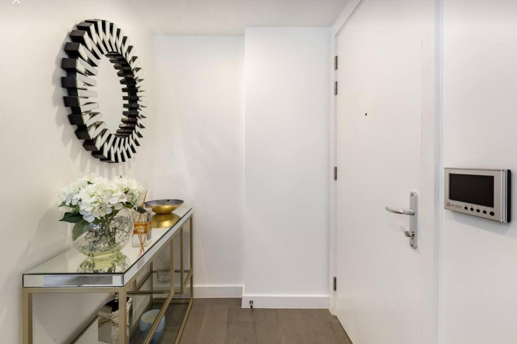 Apartment Premier 3 Bed Lux - Sleeps 8 *