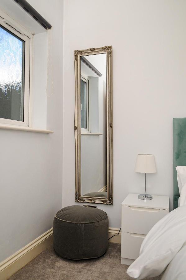 Luxury 5 Star - Parking, Garden, Nr Greater Metro Stations Apartment