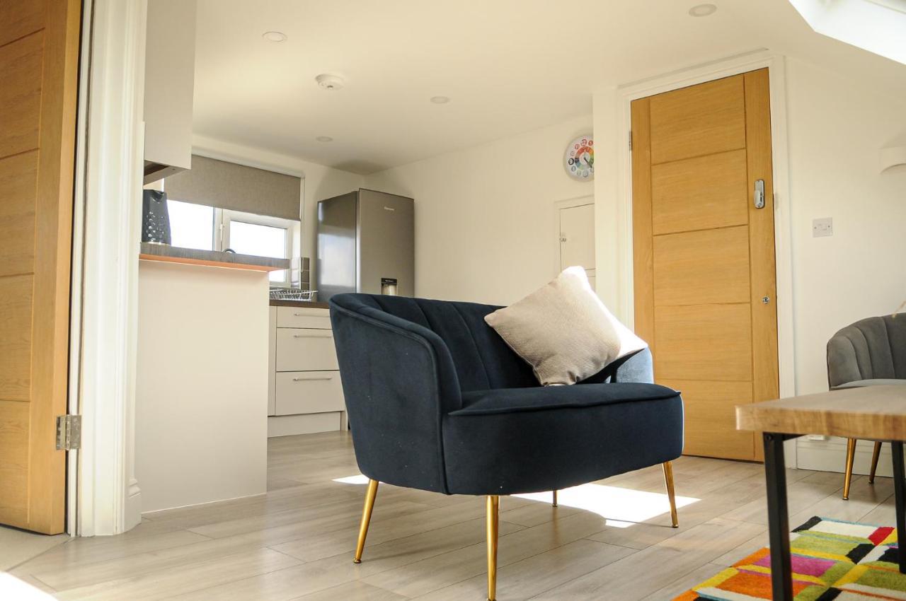 Luxury 5 Star - Parking, Garden, Nr Greater Metro Stations *