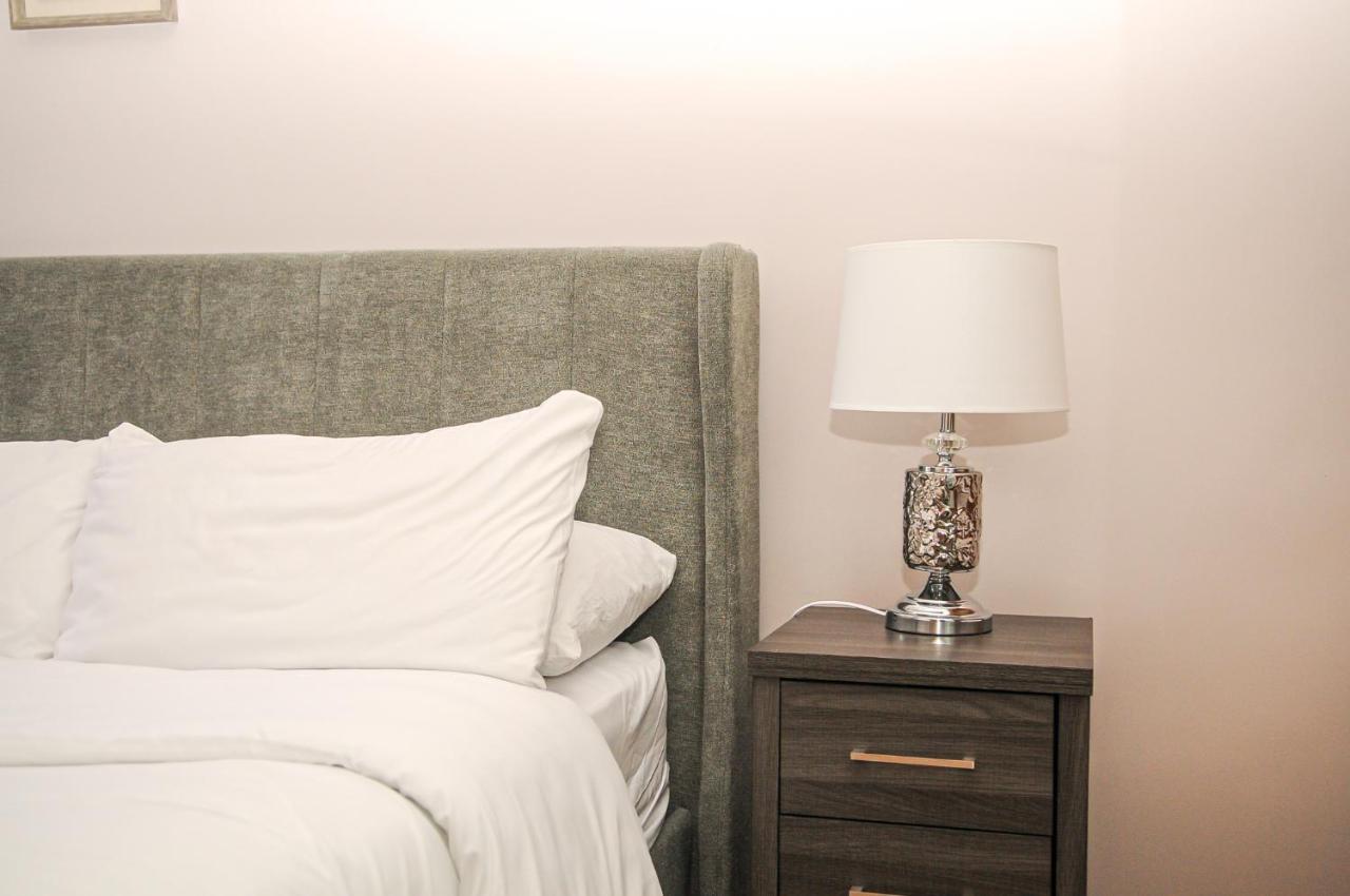 Luxury 5 Star - Parking, Garden, Nr Greater Metro Stations Apartment London