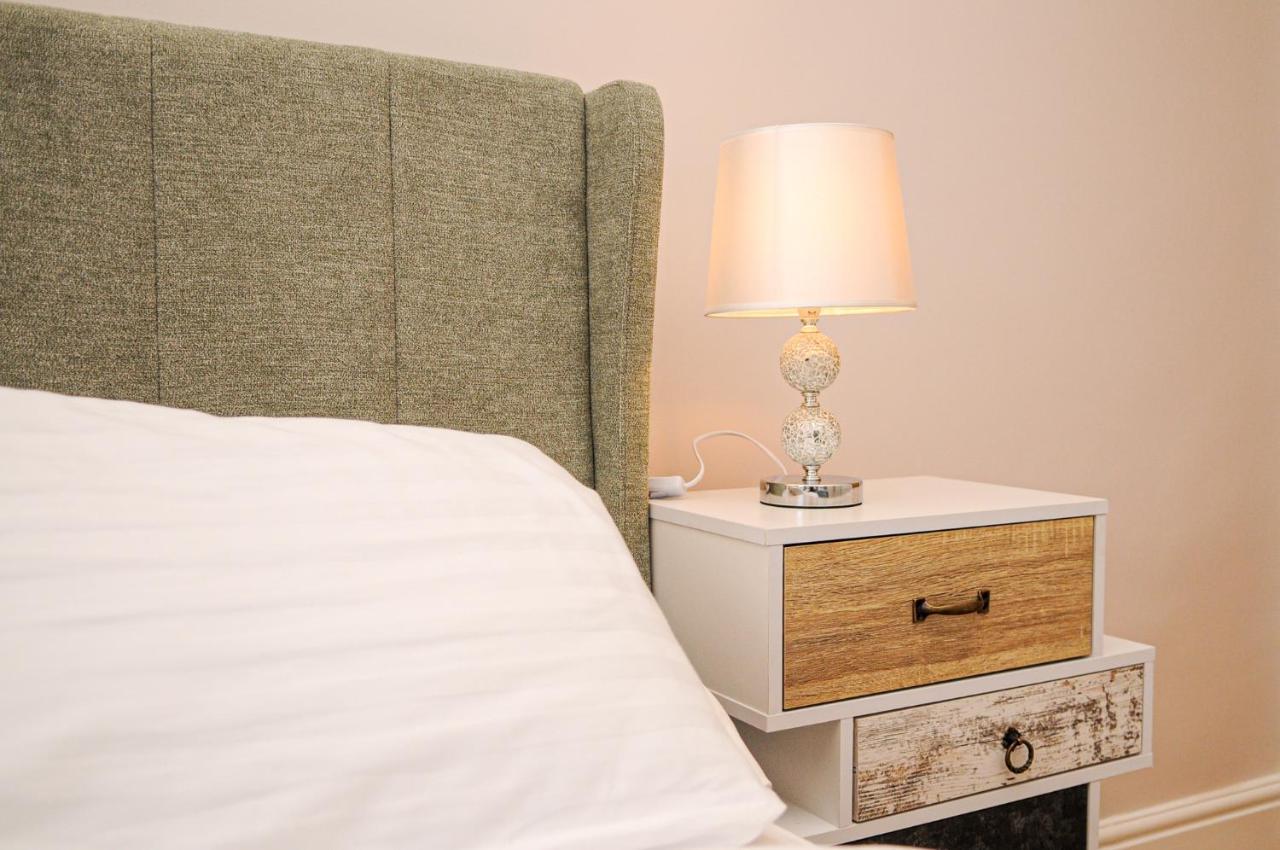 Luxury 5 Star - Parking, Garden, Nr Greater Metro Stations